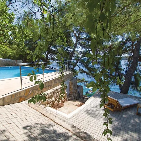 Casa de Férias Six-bedroom In Prizba