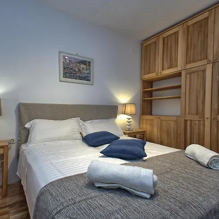 Dom wakacyjny Six-bedroom In