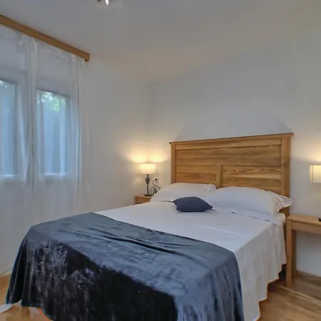 Dom wakacyjny Six-bedroom In *