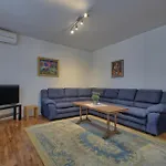 Six-bedroom In *