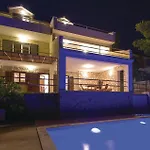 Holiday home Six-bedroom In