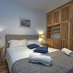 Holiday home Six-bedroom In