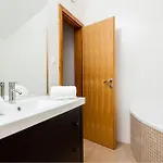 Six-bedroom In Nyaraló