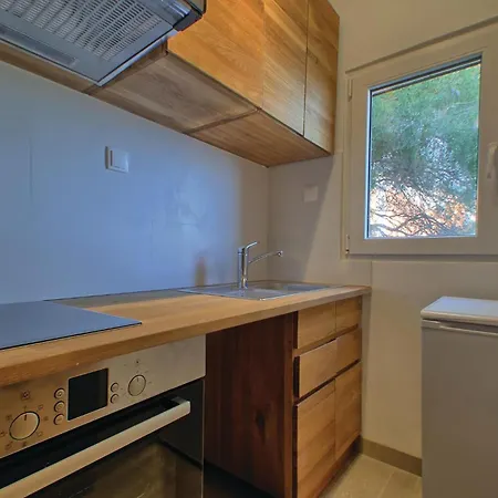 Six-bedroom In Prižba