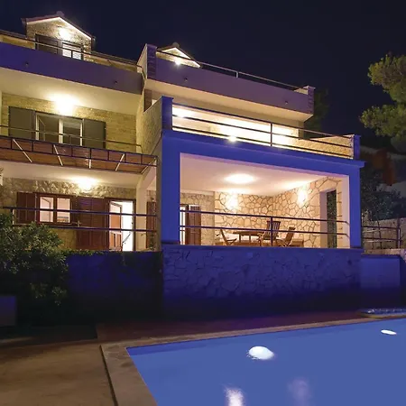 Nyaraló Six-bedroom In