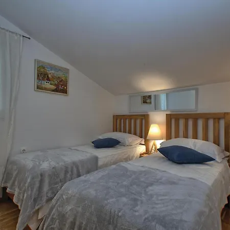 Six-bedroom In Nyaraló