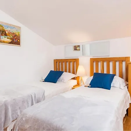 Gorgeous Home In Prizba