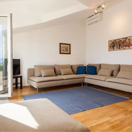 Gorgeous Home In Prizba Holiday home Prizba