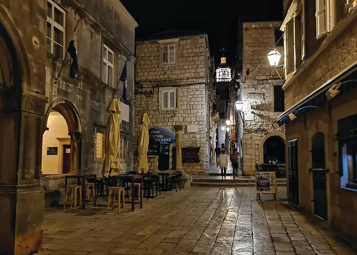 Six-bedroom In Holiday home Prizba