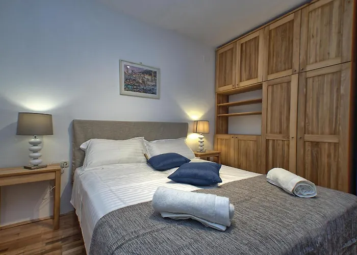 Holiday home Six-bedroom In