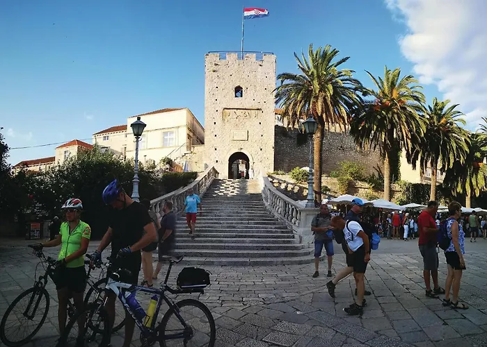 Six-bedroom In Holiday home