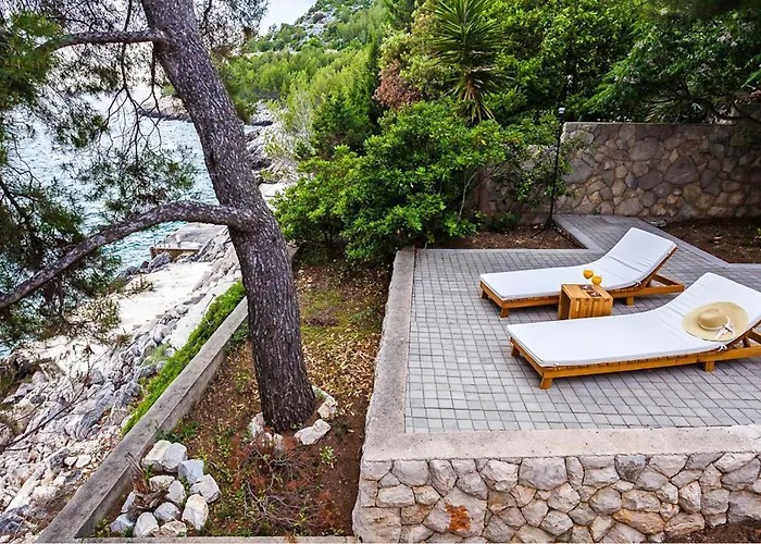 Six-bedroom In Holiday home